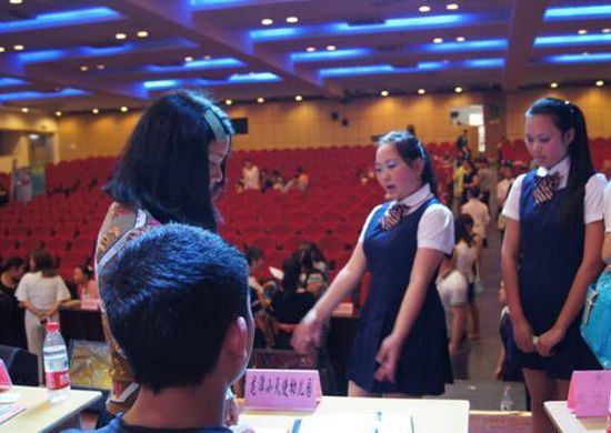 圖為該校雙選會面試現場。